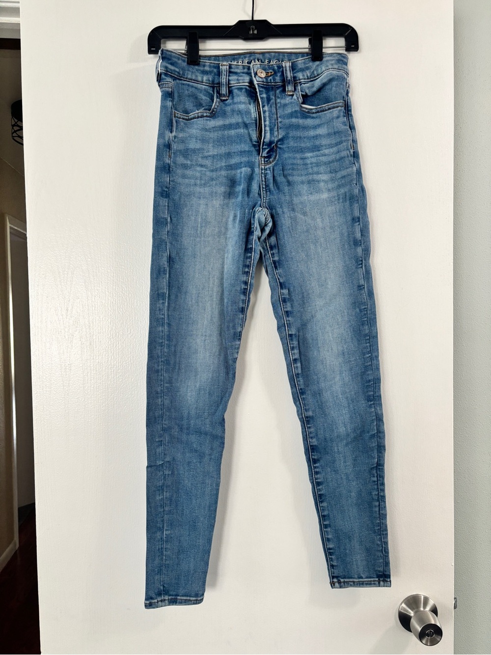 American Eagle super hi rise Classic Light Blue Skinny Women’s Jeans size 2 reg